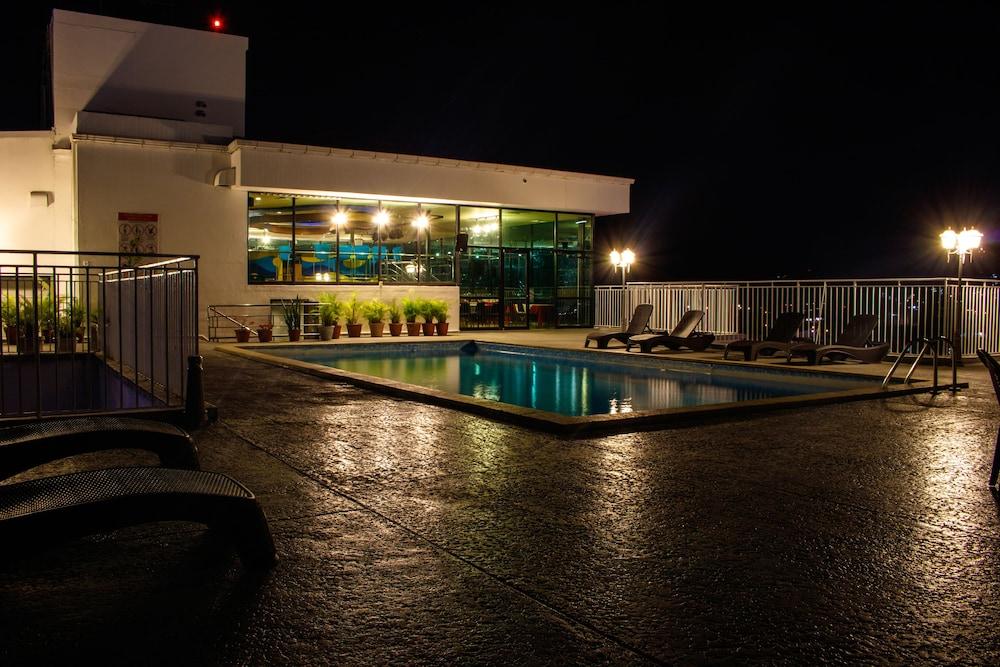Hotel Faranda Express Soloy And Casino, A Member Of Radisson Individuals Panama Stadt Exterior foto