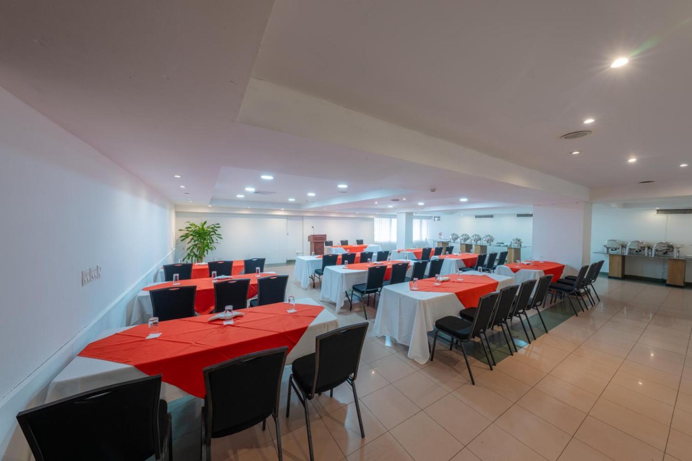 Hotel Faranda Express Soloy And Casino, A Member Of Radisson Individuals Panama Stadt Exterior foto
