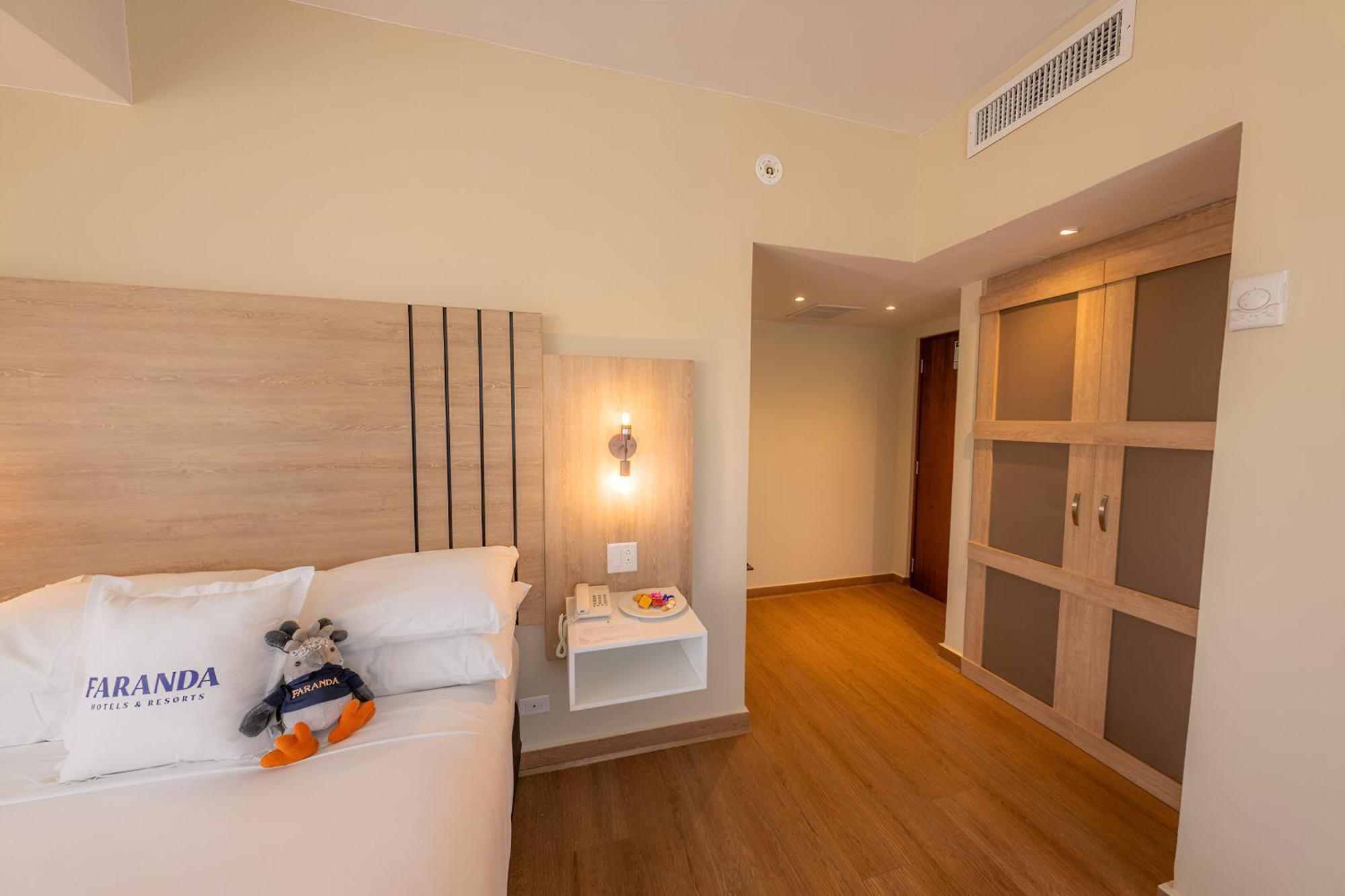 Hotel Faranda Express Soloy And Casino, A Member Of Radisson Individuals Panama Stadt Exterior foto